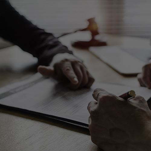 Comparecencias en tribunales y juicios con jur